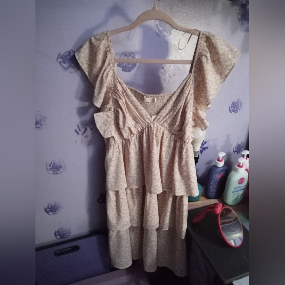 Doe And Rae Tan And White Floral Dress